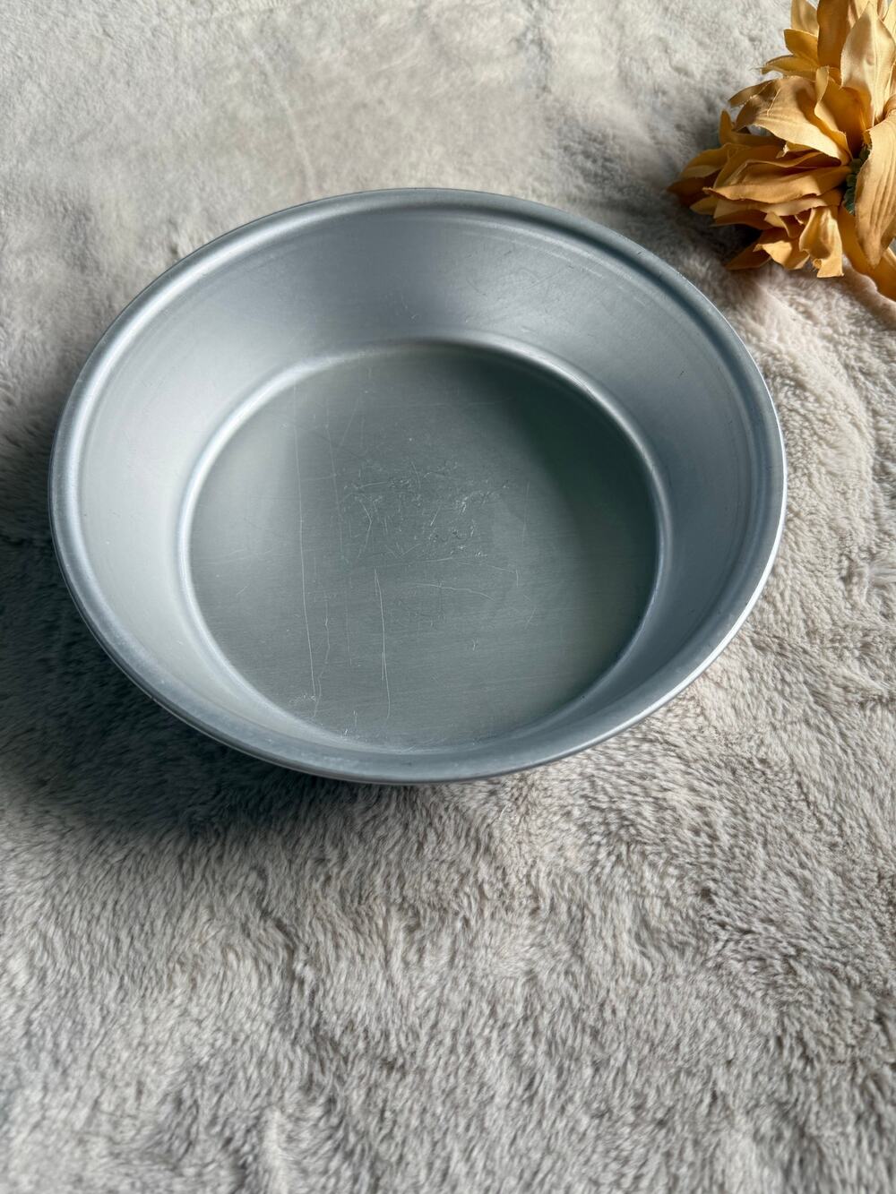Wear-Ever No. 802 Aluminum 9" Round Baking Dish